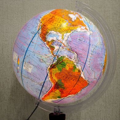 Глобус напольный диаметр 32см с подсветкой, на деревянной ножке, лакированный, Физический + Политически